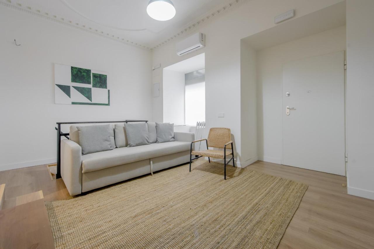 Apartmán Modern Apt & Cool Interior Design En El Retiro Madrid Exteriér fotografie