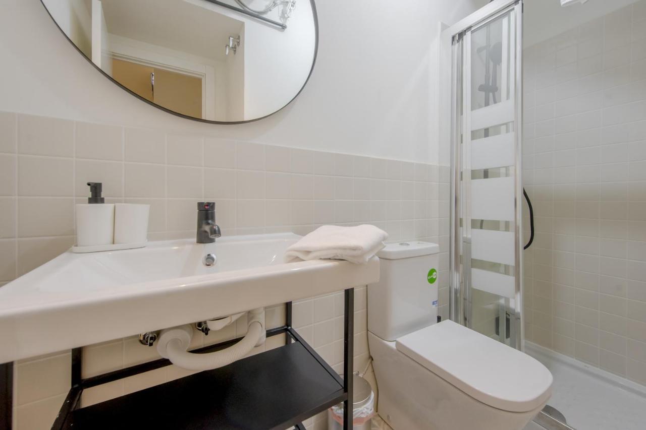 Apartmán Modern Apt & Cool Interior Design En El Retiro Madrid Exteriér fotografie