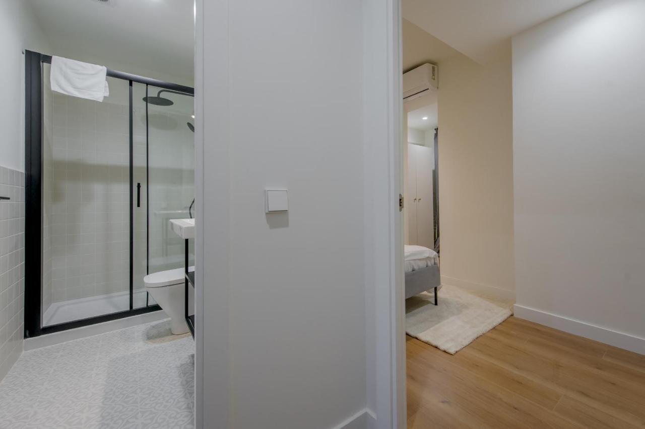 Apartmán Modern Apt & Cool Interior Design En El Retiro Madrid Exteriér fotografie